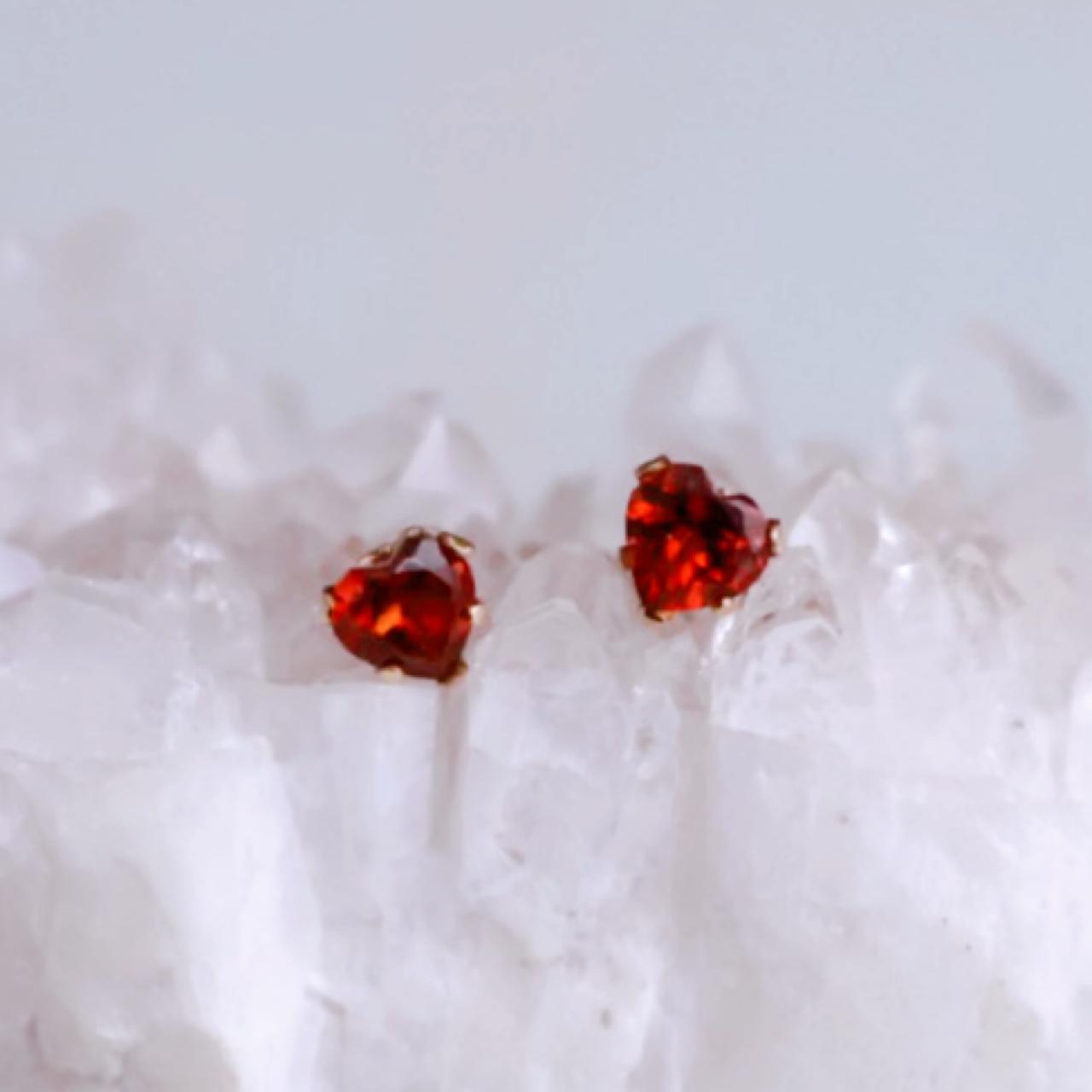 《1月誕生石》秋色 ガーネット 大人 ハート スタッドピアス 金属アレルギー プレゼント 誕生日 ギフト 14kgf1枚目の画像
