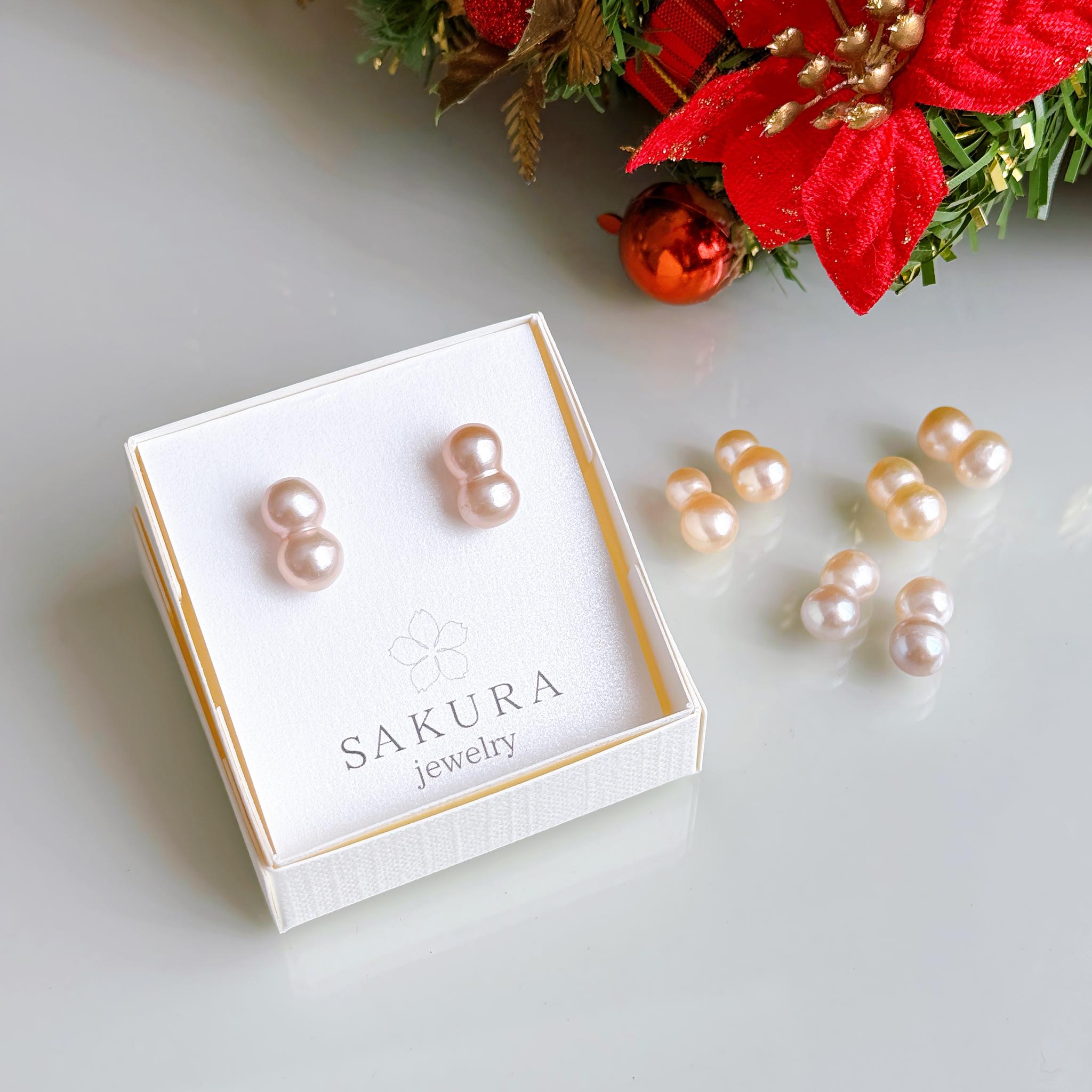 【選べるパール】寄り添う ツインパール 大人 雪だるま 淡水パール ピアス イヤリング 14kgf クリスマス 誕生日1枚目の画像