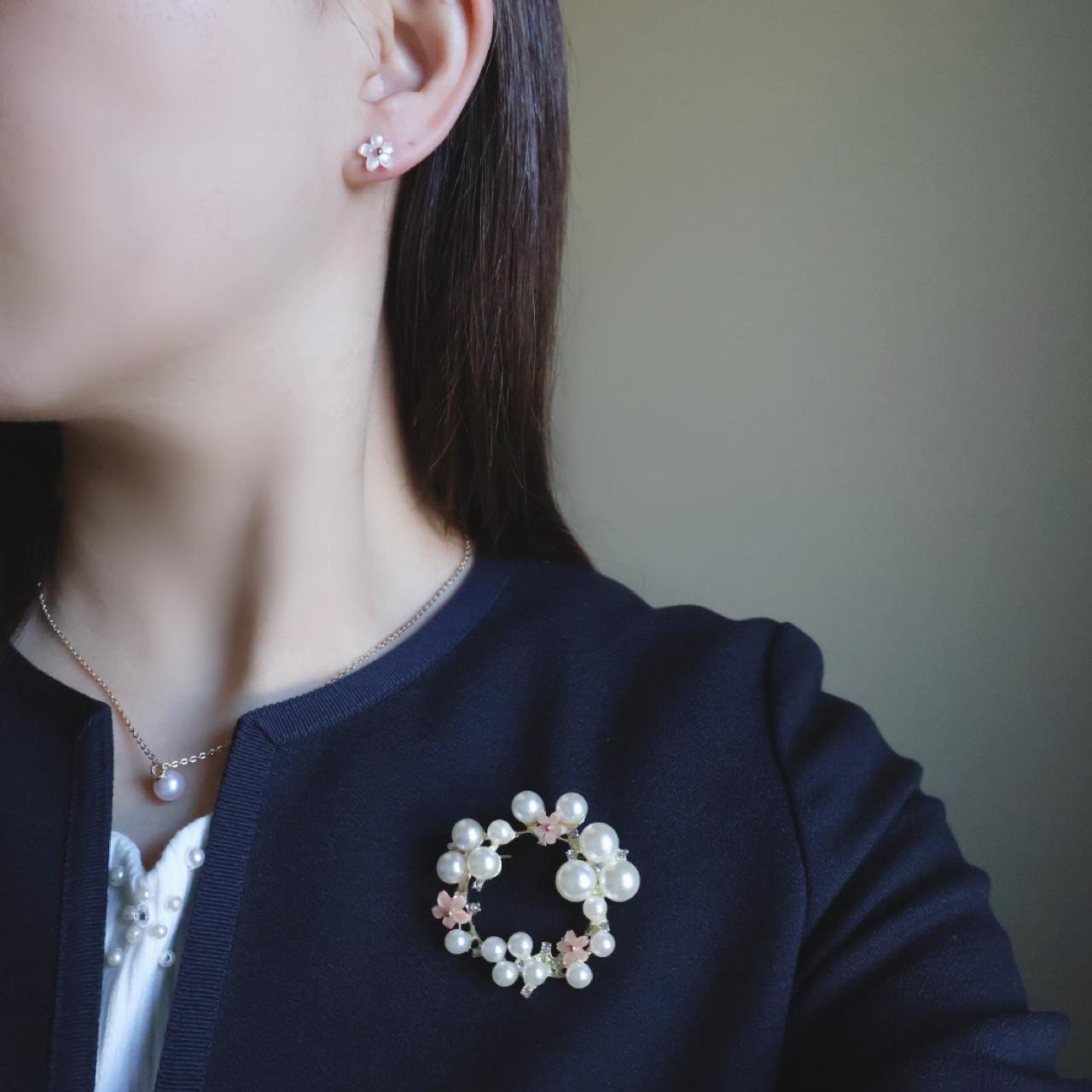 【色が選べる】桜 ブローチ パール シェル サークル フォーマル 入学式 卒業式 母の日 プレゼント ギフト クリスマス | 2枚目